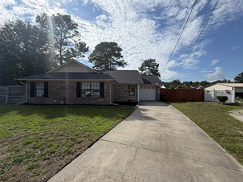 708 Woods Ct Photo 1