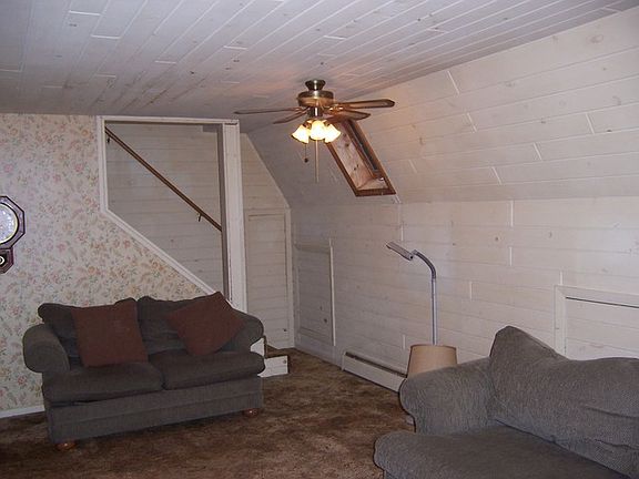 5th image of 221 Oakwood Dr