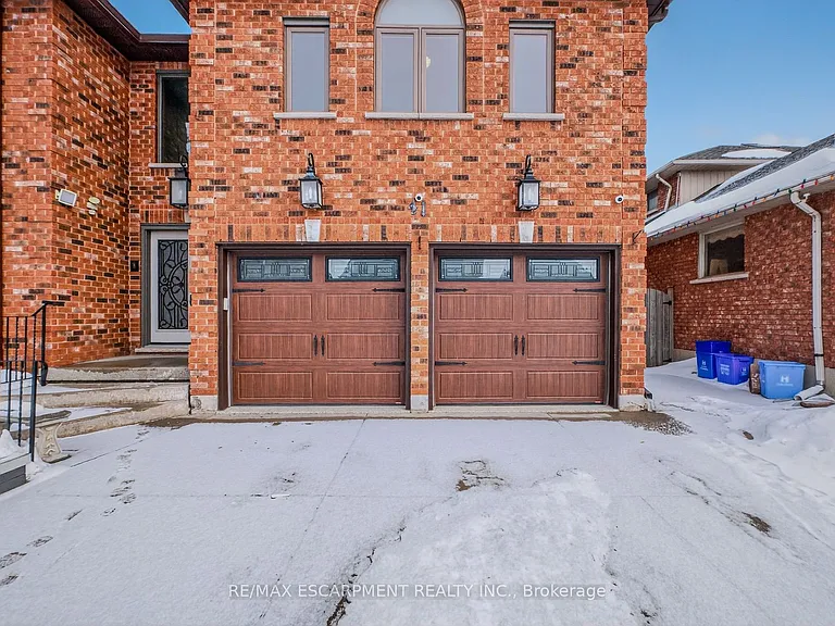 41 Candor Cres — Photo 4