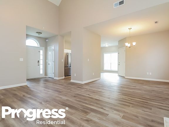 5th image of 516 Bentley Way