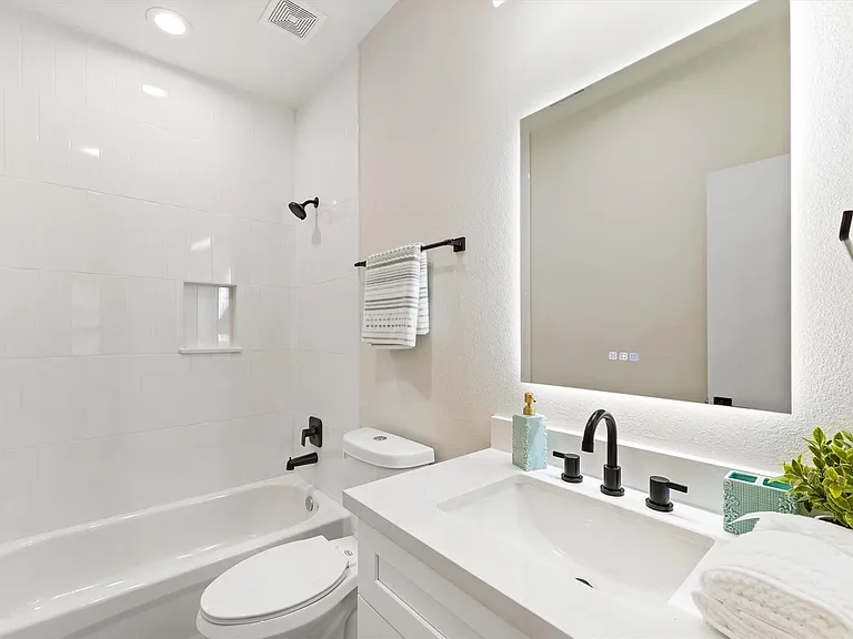 2131 Blalock Rd #D — Photo 10