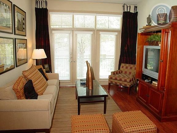 5th image of 2660 Augusta Dr