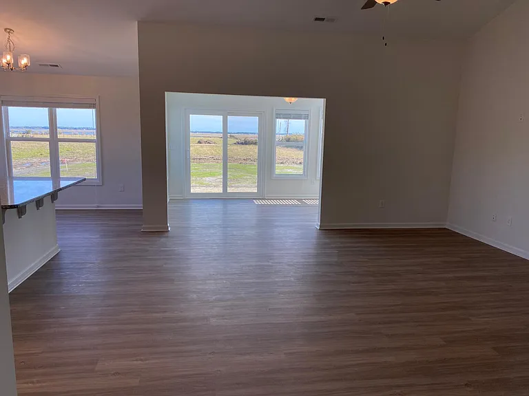 960 Country Club Rd — Photo 9