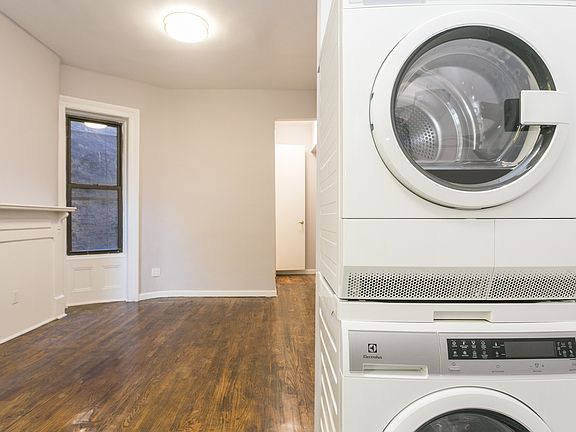 3rd image of 454 W 22nd St #2A1