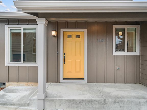 3rd image of 12282 Meadowlawn Dr