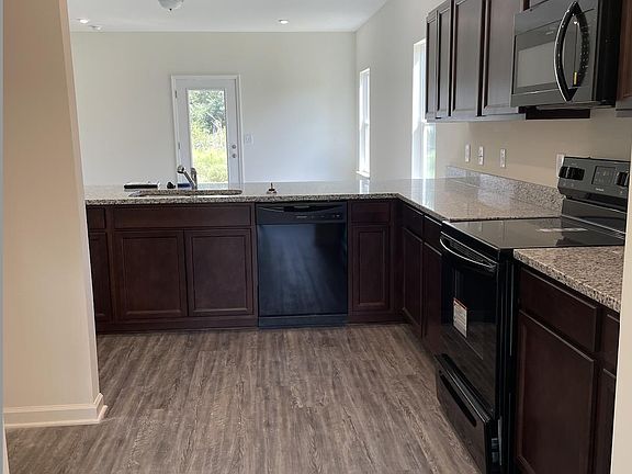 2nd image of 1504 Valley Brook Dr SW