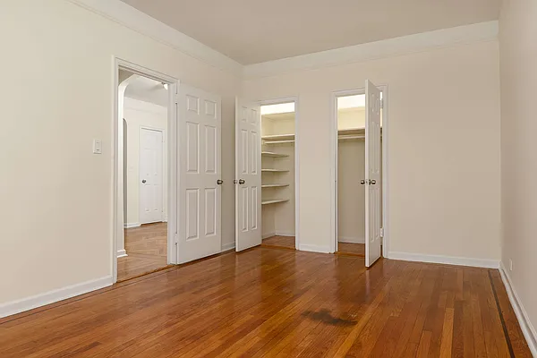 Sold by Houlihan Lawrence | media 11