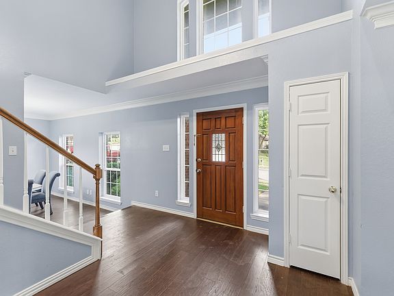 3rd image of 1801 Rolling Ridge Dr