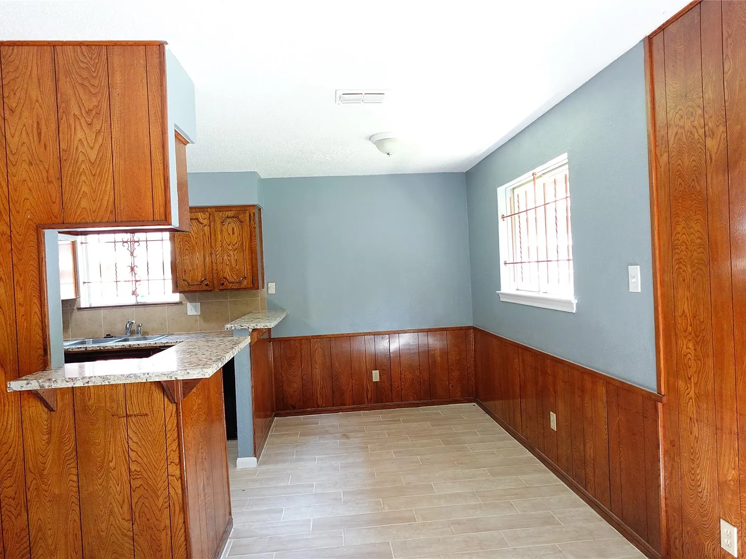 3 bed, 1.5 bath, 1424 sqft, $1,550 — Photo 4