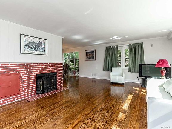 3rd image of 6 Endicott Dr