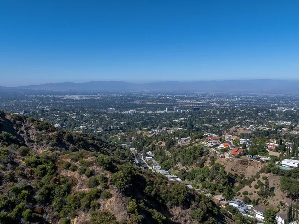 17158 Clemons Dr, Encino, CA 91436