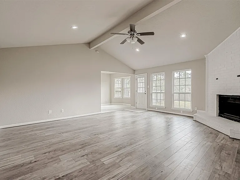 635 Tarpaulin Way — Photo 3