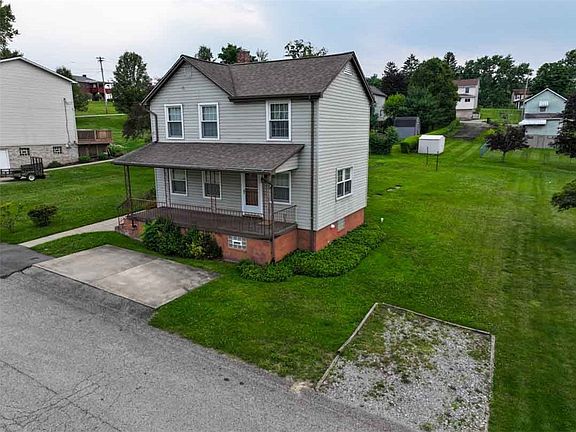 3rd image of 1180 Sumac St