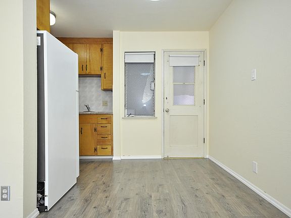 4th image of 234 Duncan St #1