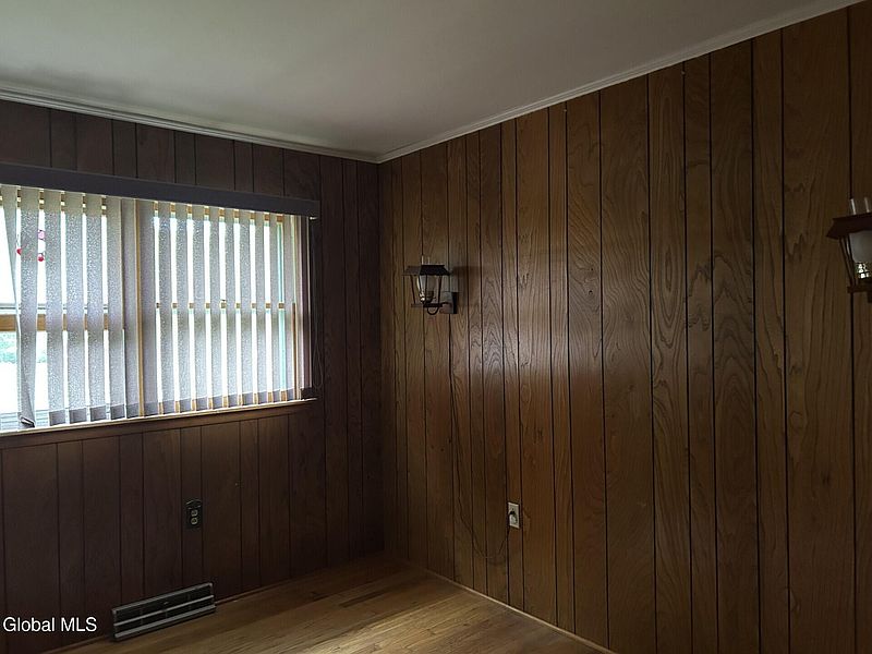 3rd image of 117 Brockley Drive