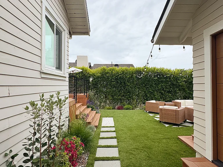 2431 Chapala St — Photo 26