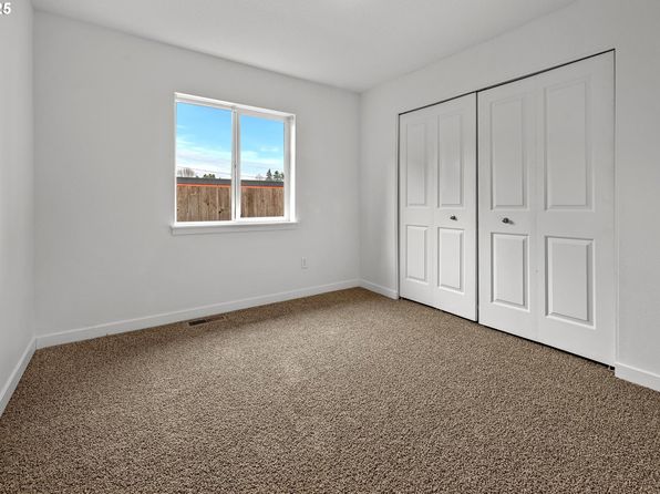 salem-oregon-2101567058 picture