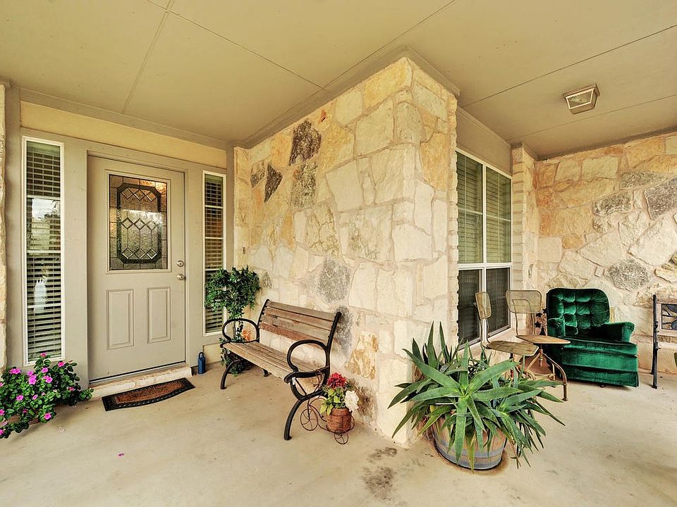 1st image of 1104 S Brook Dr
