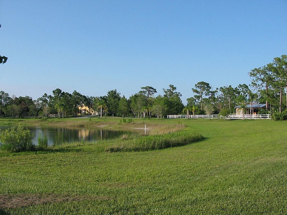 Equestrian Estate: 5 acres, 600' Lakefront, gated (manned 24 hrs.) community