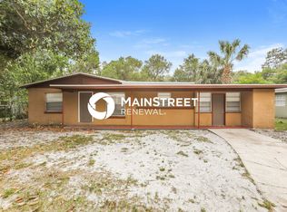 411 S Bay Ave, Sanford, FL 32771