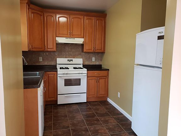 2nd image of 1428 Hylan Blvd