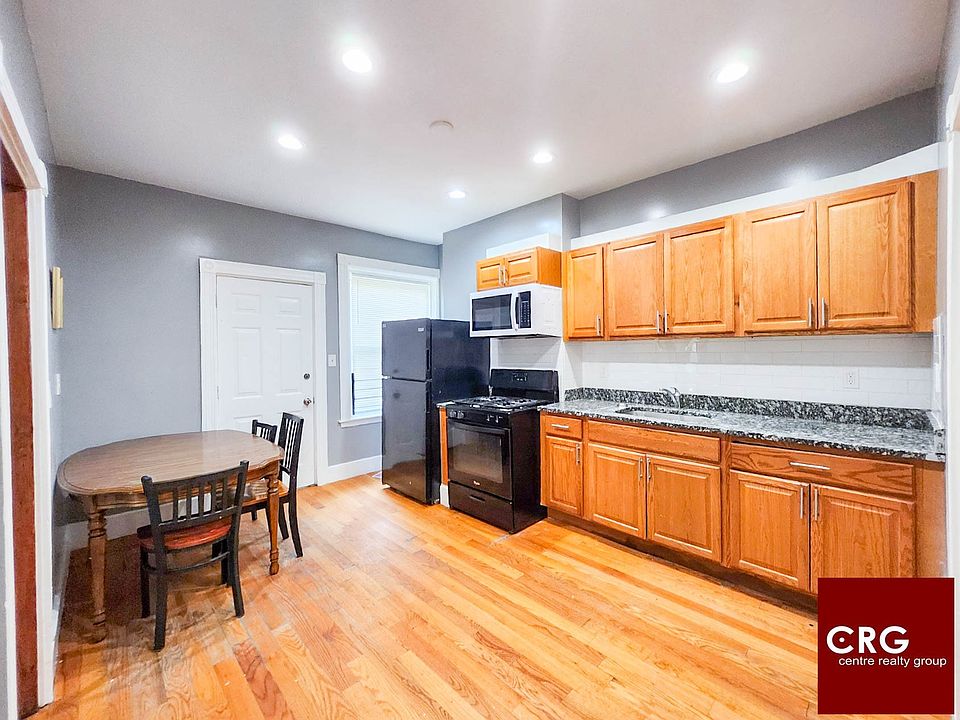 1st image of 21 Castlegate Rd Floor 3