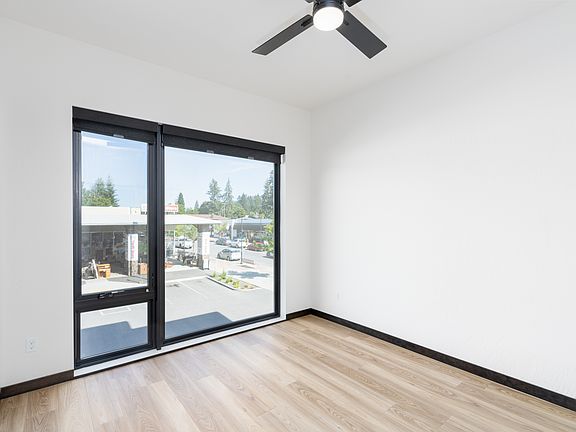 5th image of 821 N 4th St #11159471