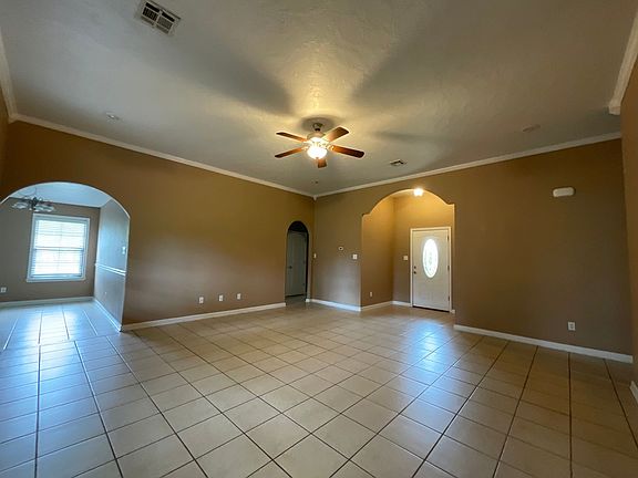 4th image of 110 Delia Dr