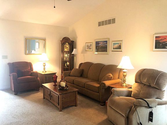 3rd image of 17855 Bay Winds Dr