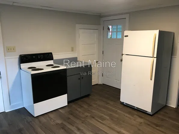 302 Turner St #2, Auburn, ME 04210