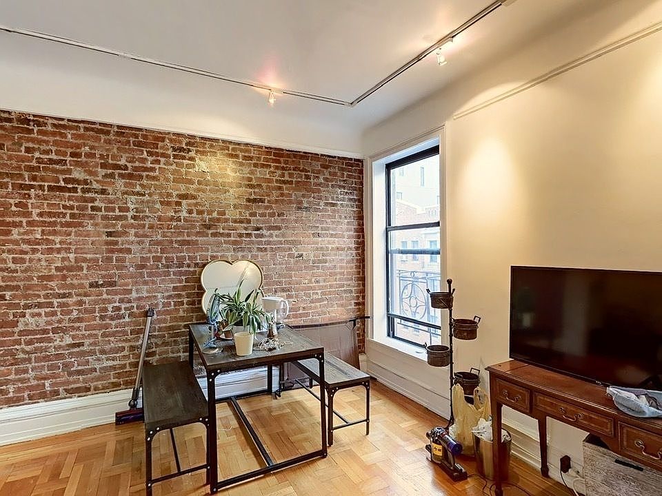 1st image of 135 W 16th St APT 65