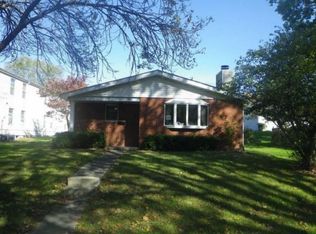 713 13th St, Highland, IL 62249