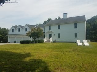360 Forge Rd, North Kingstown, RI 02852