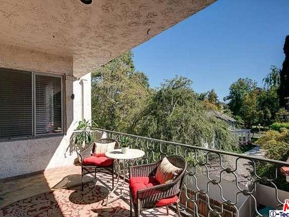 5th image of 985 E California Blvd Unit 302