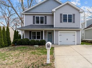 52 Guild Ave, Warwick, RI 02889