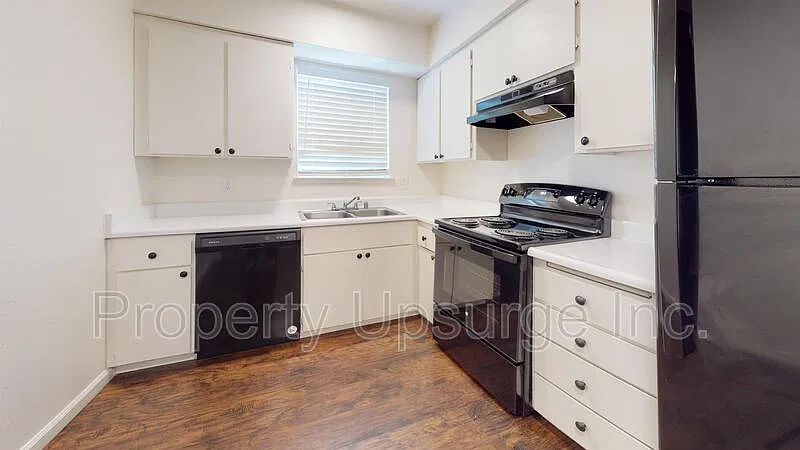 The Estate — Photo 2