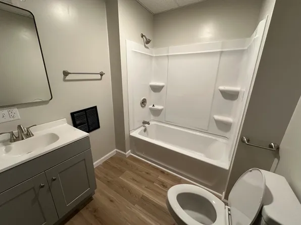 434 N 7th St, Martins Ferry, OH 43935