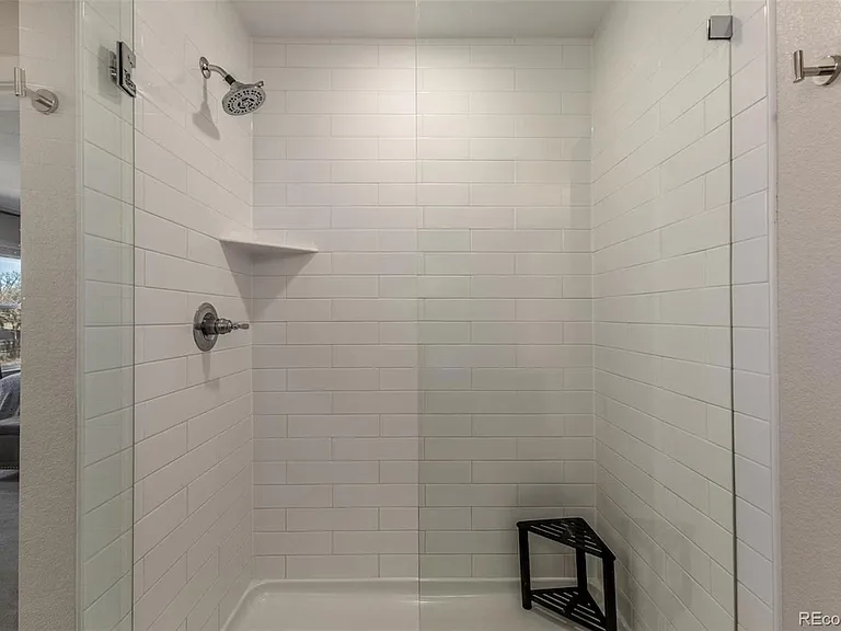 2563 W 69th Pl — Photo 26