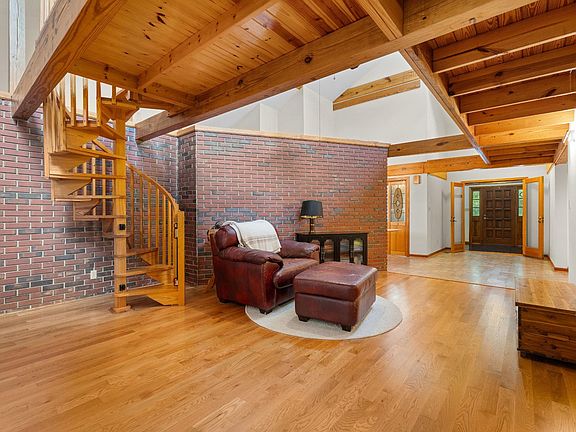 5th image of 1542 Fifth Avenue Ext