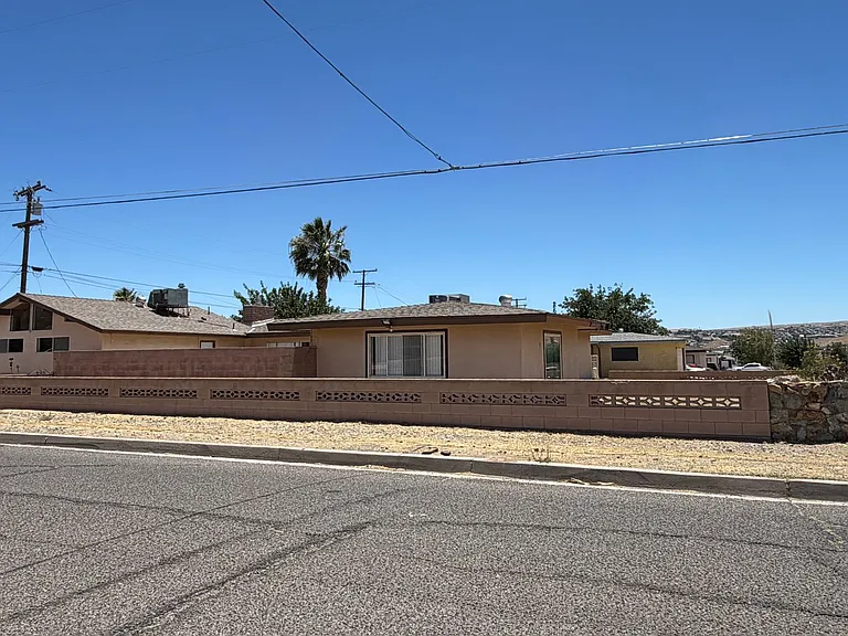29205 Exeter St — Photo 79