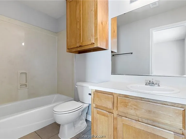510 Freeman Ave — Photo 16
