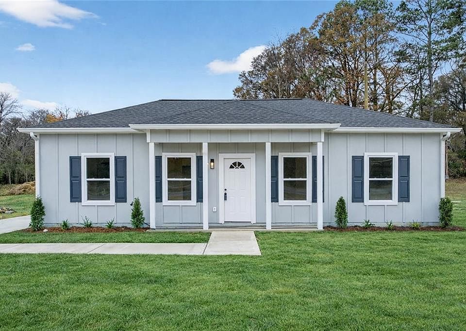 1st image of 43 Brownlow Dr