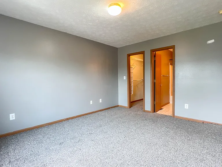 2119 Bridgewater Cir — Photo 14