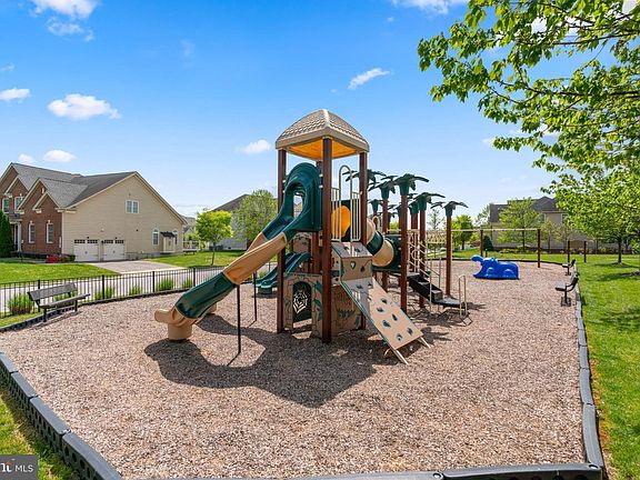 3rd image of 8506 Pine Springs Dr #1