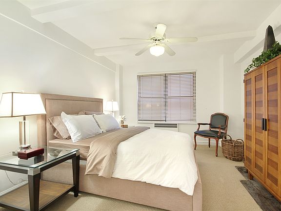 3rd image of 17 W 67th St APT 3F
