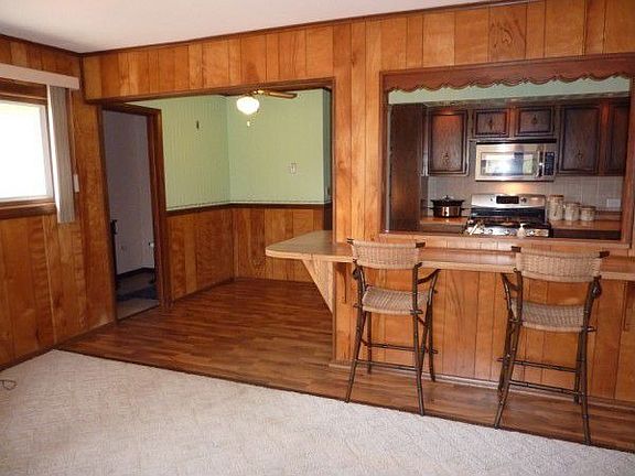 Kitchen Eating Area