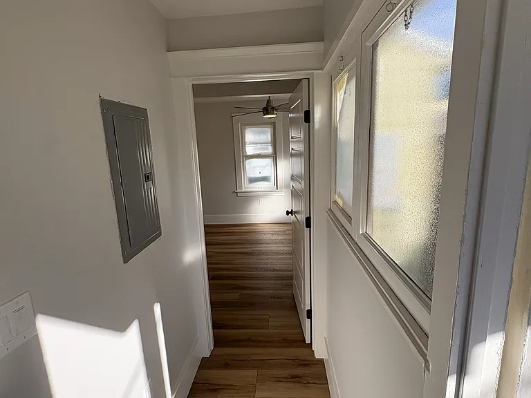 275 N Orange St — Photo 10