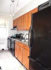 4th image of 12 Bryant Cres