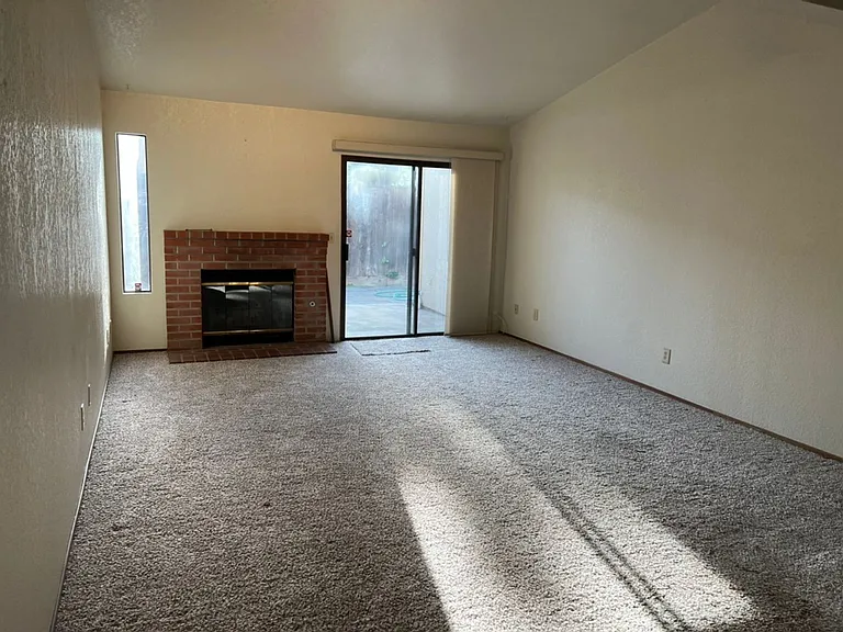 1114 Cedar Creek Dr #3 — Photo 27