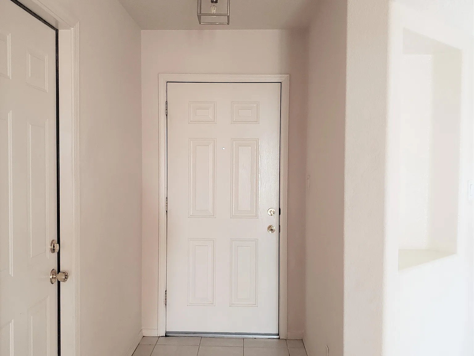 3 bed, 1750 sqft, $2,100 — Photo 2